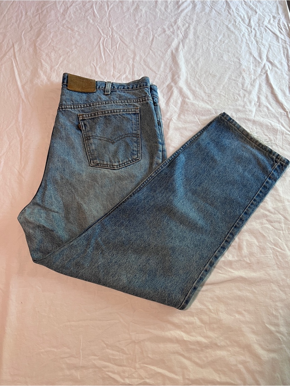 Levi’s 540 Jeans Mens 40 Blue Denim Relaxed Straight Fit Vintage Distressed Hem
